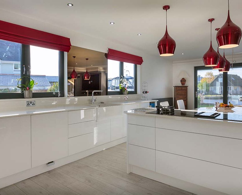 Hoveton – Bespoke high gloss kitchen Norfolk
