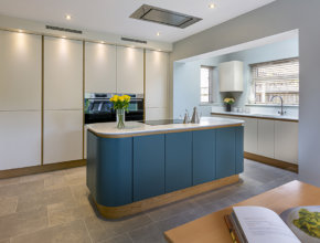 luxury handleless kitchen