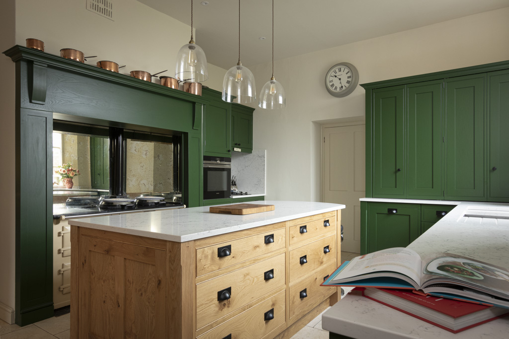 Cats paw wood centre island farmhouse kitchen Cats paw wood centre island farmhouse kitchen